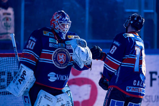 Växjös målvakt Viktor Fasth och Andrew Calof