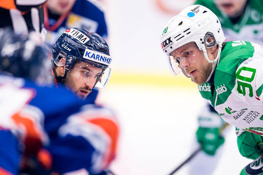 Tex mellan Växjös Andrew Calof och Rögles Ted Brithén
