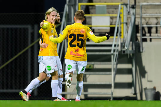 Falkenbergs Viktor Götesson jublar