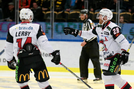 Malmö Redhawks Jens Olsson jublar