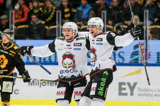 Malmö Redhawks  Max Görtz  jublar