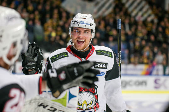 Malmö Redhawks  Max Görtz  jublar