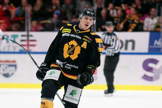 Skellefteås Pär Lindholm jublar