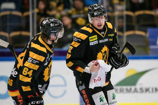 Skellefteås Adam Pettersson blev blodig