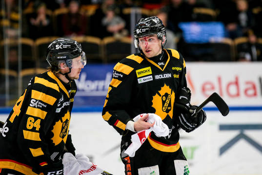 Skellefteås Adam Pettersson blev blodig