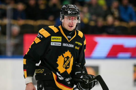 Skellefteås Adam Pettersson blev blodig