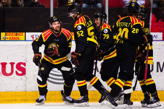 Brynäs Simon Bertilsson jublar