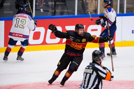 Skånes Hampus Plato jublar
