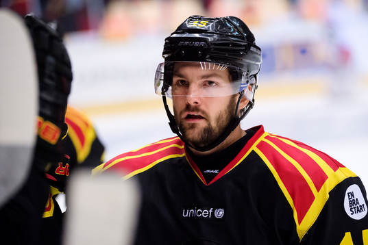 Brynäs Simon Bertilsson jublar