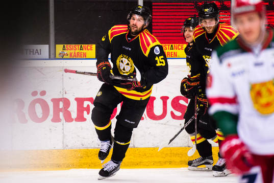 Brynäs Simon Bertilsson jublar
