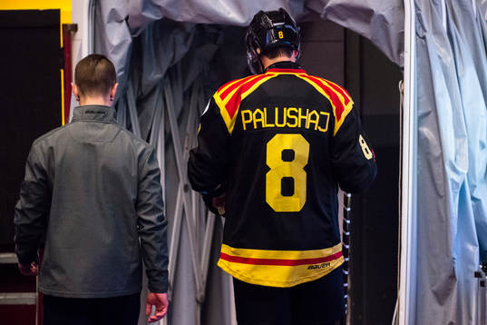 Brynäs Aaron Palushaj lämnar planen
