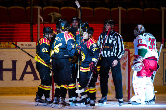 Brynäs Elias Fälth jublar