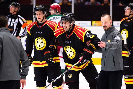 Brynäs Aaron Palushaj har ont
