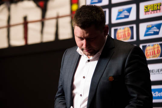 Moras tränare Mattias Karlin deppar