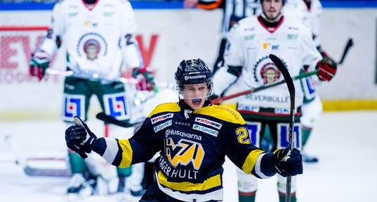 HV71 jubel Lawrence Pilut jublar