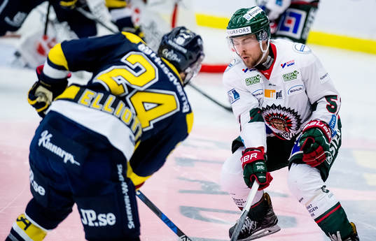 Mats Rosseli Olsen täcker skottrunder ishockeymatchen i