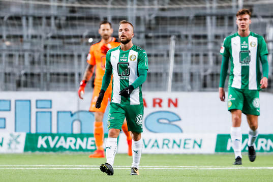 Hammarbys målvakt Johan Wiland , Sander Svendsen och