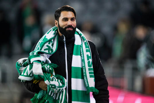 Hammarbys Stefan Batan tackas av