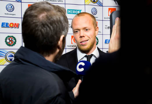 Örebros Patrik Haginge blir intervjuad av CMORE