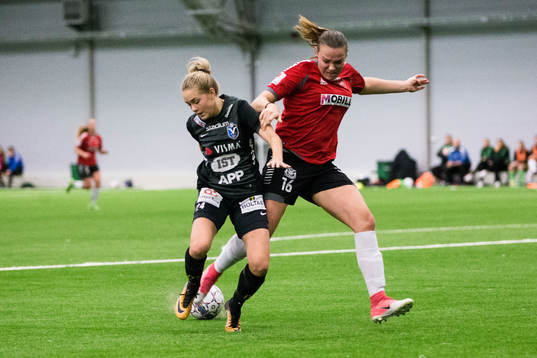 Växjös Cecilia Westergaard Olsson och LB07s Rebecca