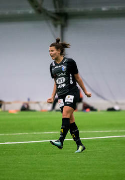 Växjös Mimmi Strömgren jublar