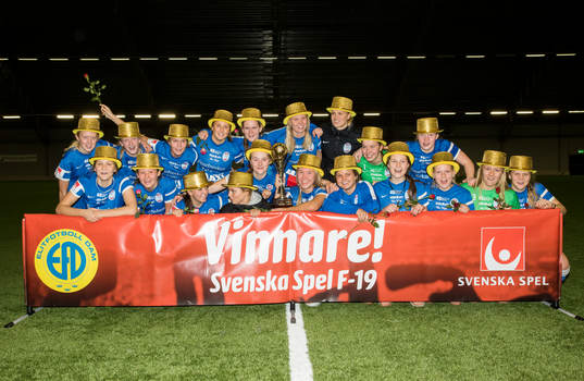 Eskilstuna firar segern i finalen i Svenska spel F19 mellan