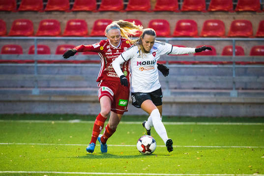Piteås Elin Bragnum och LB07s Anna Welin