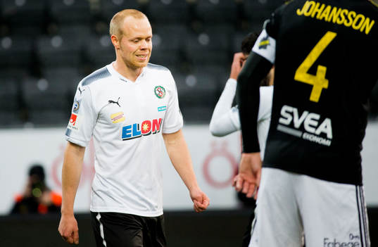 Örebros Patrik Haginge deppar