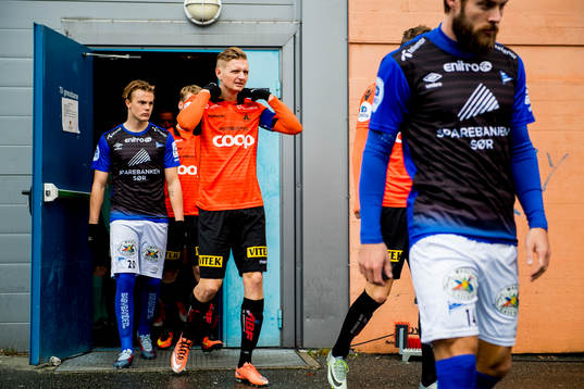 Tobias Christensen of Start and Erik Huseklepp of Åsane