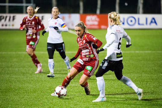 Piteås Ronja Aronsson och LB07s Sofia Wännerdahl