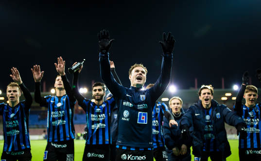 Sirius spelare med Niklas Busch Thor (närmast i bild)