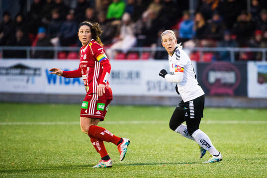 Piteås Josefin Johansson och LB07s Mia Persson