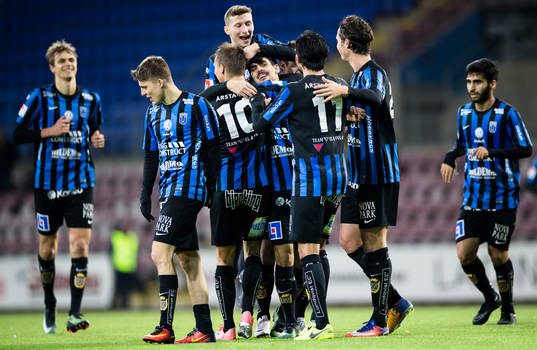 Sirius Zackarias Faour (m) gör 0-3 och jublar med