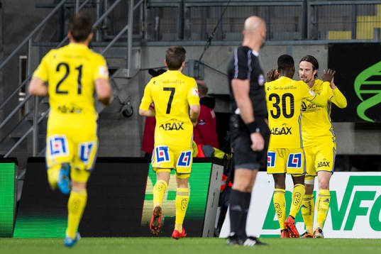 Sundsvalls Linus Hallenius jublar