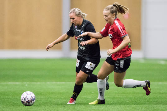 Växjös Julia Norén och LB07s Emilia Ostrell