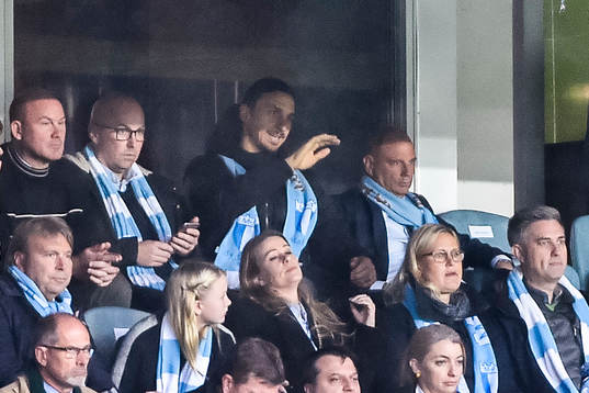 Zlatan Ibrahimovic på läktaren