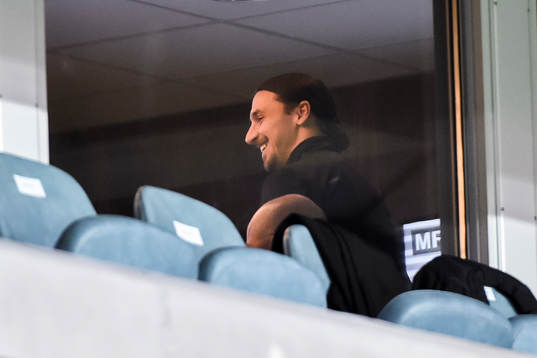 Zlatan Ibrahimovic på läktaren