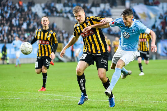 Häckens Juhani Ojala och Malmö FFs Markus Rosenberg