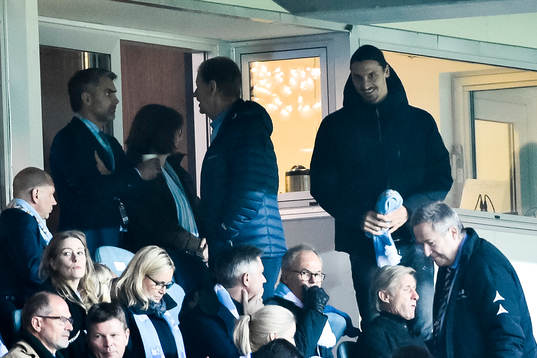 Zlatan Ibrahimovic på läktaren