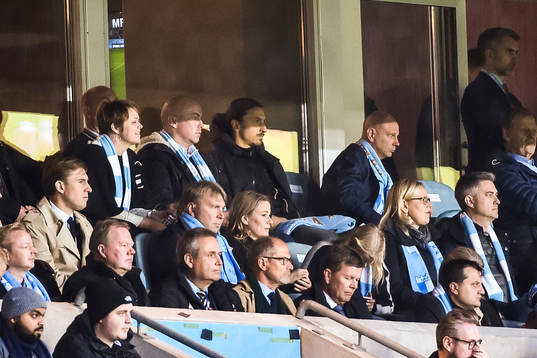 Zlatan Ibrahimovic på läktaren