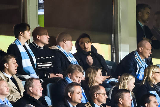 Zlatan Ibrahimovic på läktaren