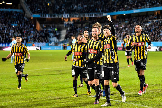 Häckens spelare jublar