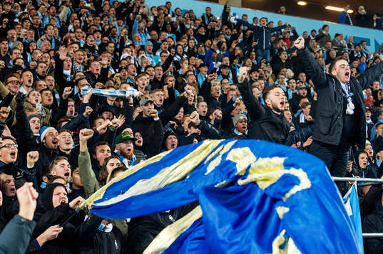 Malmö FFs supportar jublar åt spelarna