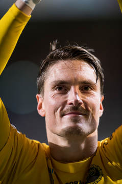 Elfsborgs Lasse Nilsson tackas av