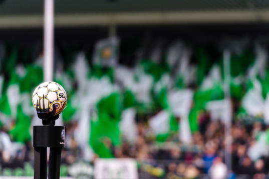 Matchboll före fotbollsmatchen i Allsvenskan mellan
