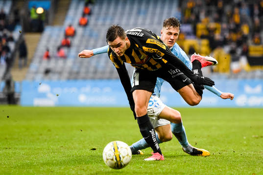 Häckens Egzon Binaku och Malmö FFs Mattias Svanberg