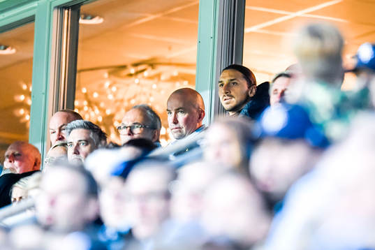 Zlatan Ibrahimovic på läktaren