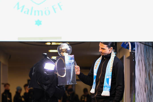 Malmö FFs Zlatan Ibrahimovic kommer ut med Lennart