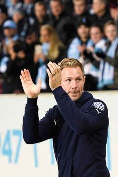 Malmö FFs tränare Magnus Pehrsson jublar