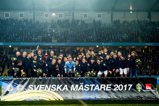 Malmö FFs Markus Rosenberg lyfter med Lennart Johanssons